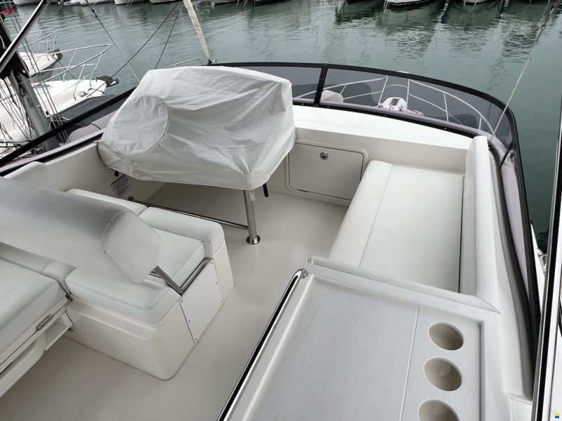Riviera 39 SPORTS MOTOR YACHT FLYBRIDGE