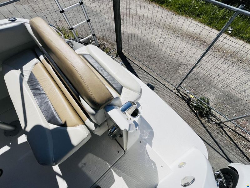 Larson Cabrio 777