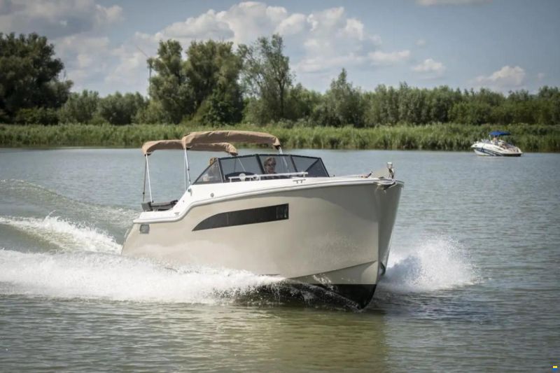 Maxima 920 Cabin