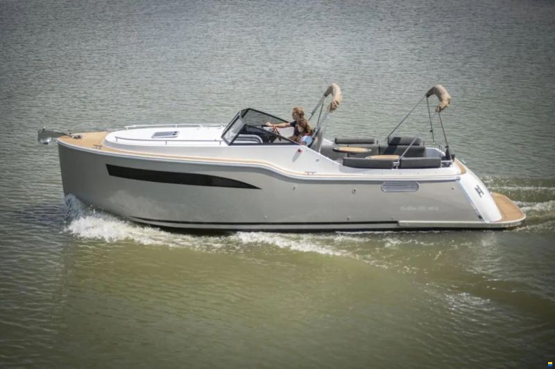Maxima 920 Cabin