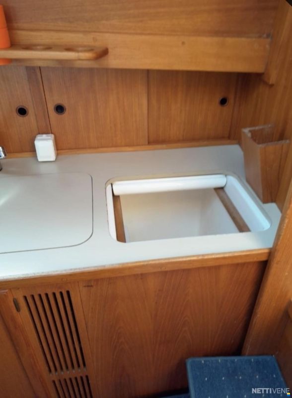 Nauticat 33