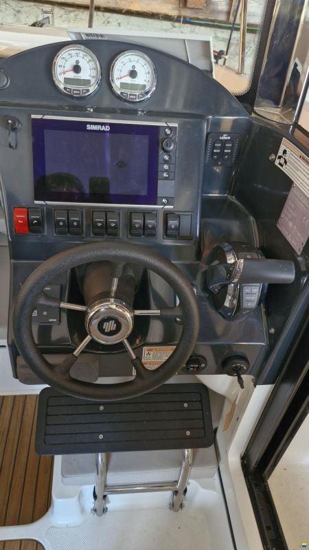 Quicksilver 755 Pilothouse