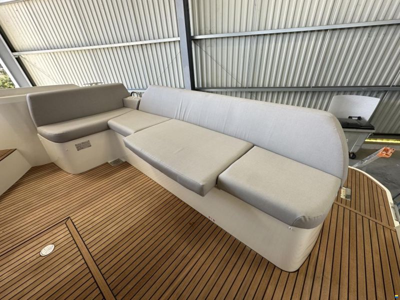Prestige 420 Fly