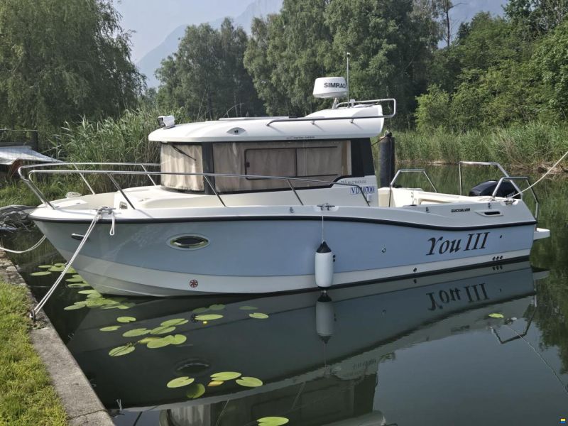 Quicksilver QS 755 PILOT HOUSE