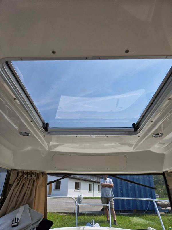 Quicksilver QS 755 PILOT HOUSE