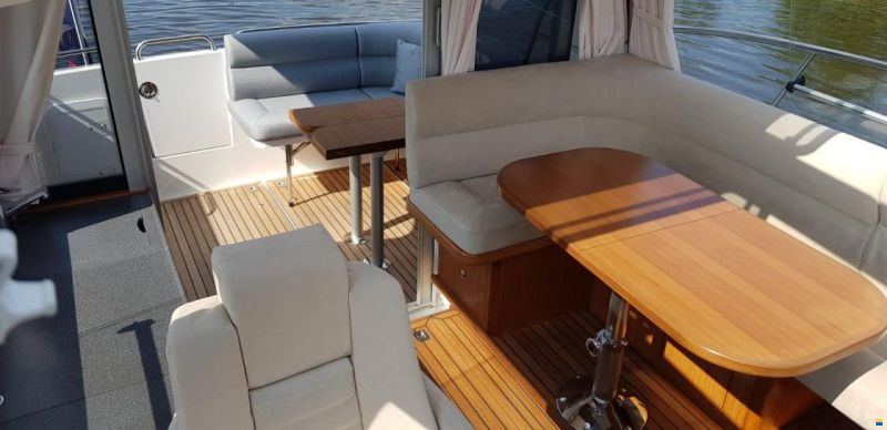 Saga 325 Luxury Swiss Edition