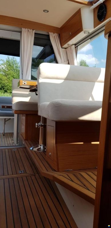 Saga 325 Luxury Swiss Edition