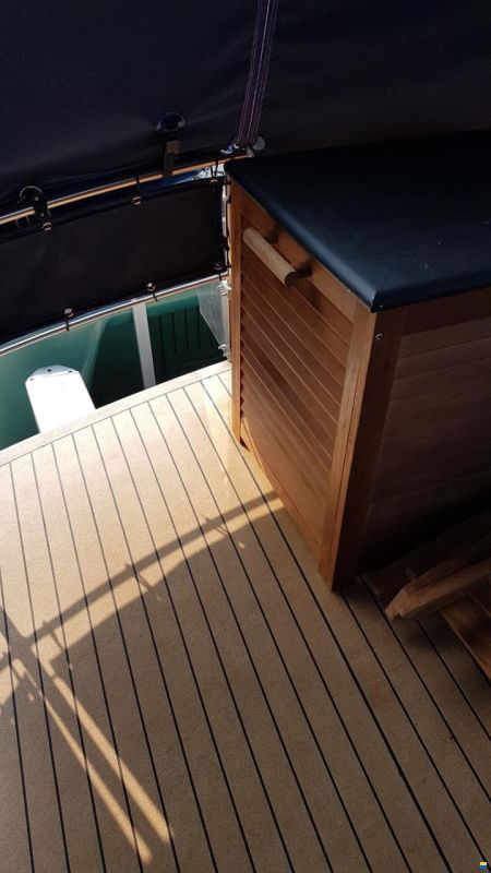 Motoryacht/Stahlverdränger