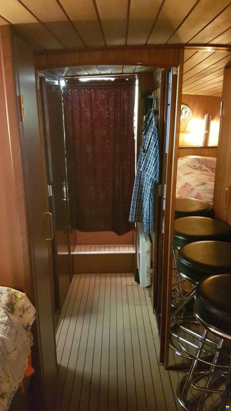 Motoryacht/Stahlverdränger