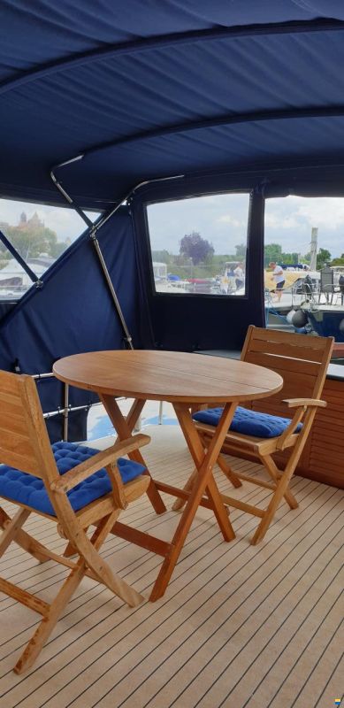 Motoryacht/Stahlverdränger