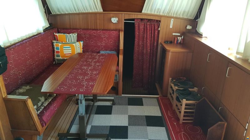 Motoryacht/Stahlverdränger