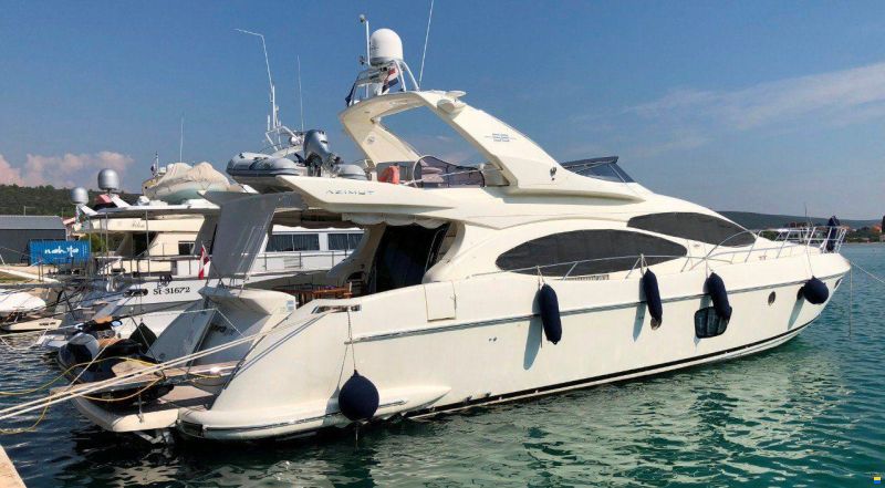 Azimut 68 EVO FLY - BJ. 2008 - 4 KAB.