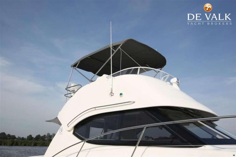 Riviera 33 Flybridge