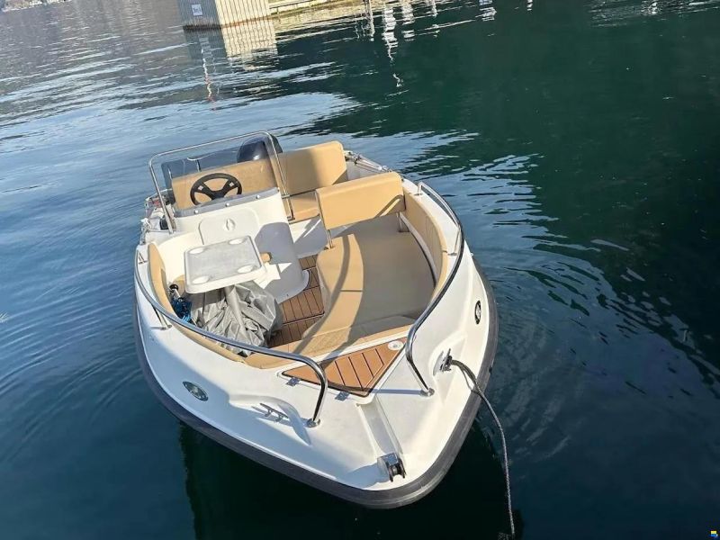 Nireus 490 Bowrider / Konsole