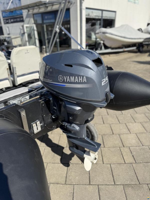 Bombard Commando C3 mit Holzkiel