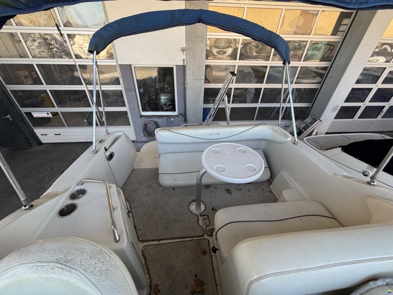 Sea Ray 240 Sundancer