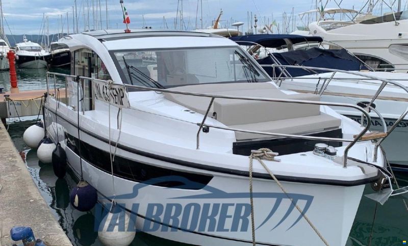 Sealine C335V
