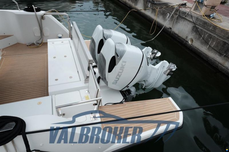 Sealine C335V