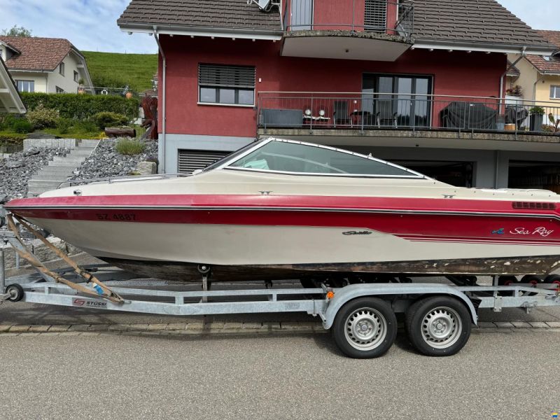 Sea Ray Seville 20 Cuddy