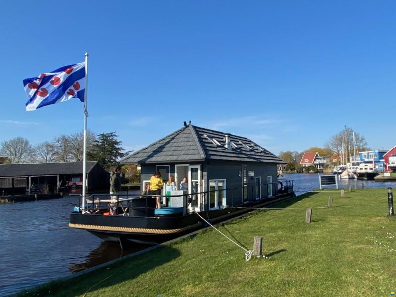 Prins Homeship 1350