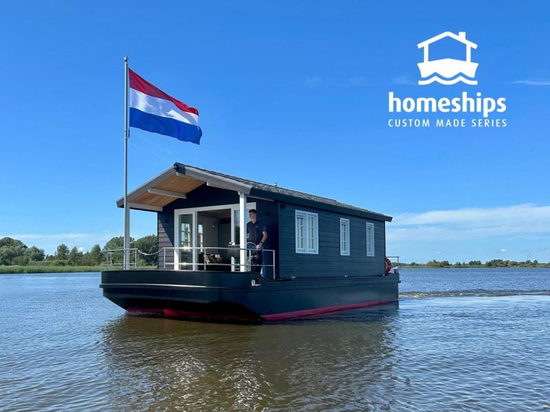 Homeship Vaarchalet 1250D Luxe Houseboat