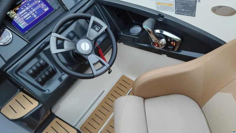 Quicksilver 755 Activ Cruiser