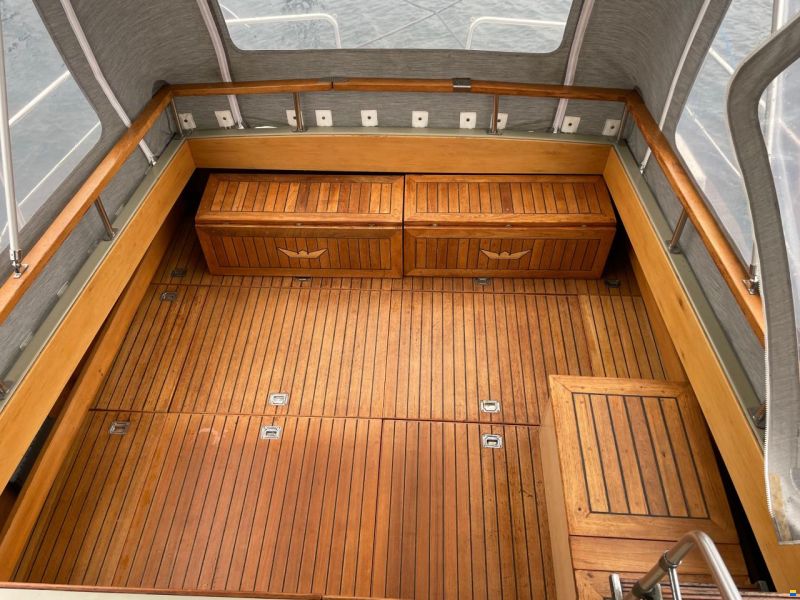 Coronet 32 Wing