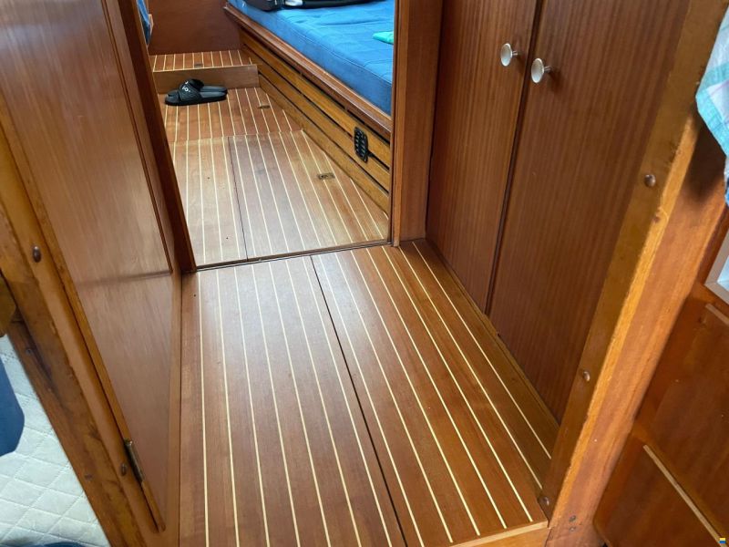 Coronet 32 Wing