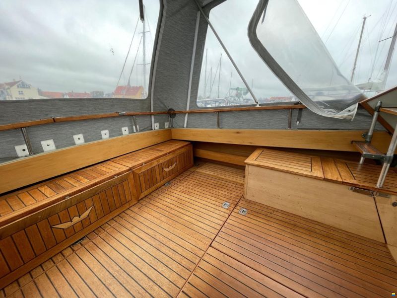 Coronet 32 Wing
