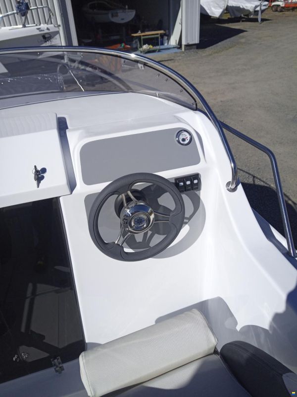 Trident Boats SEARIDER 530 Cabin