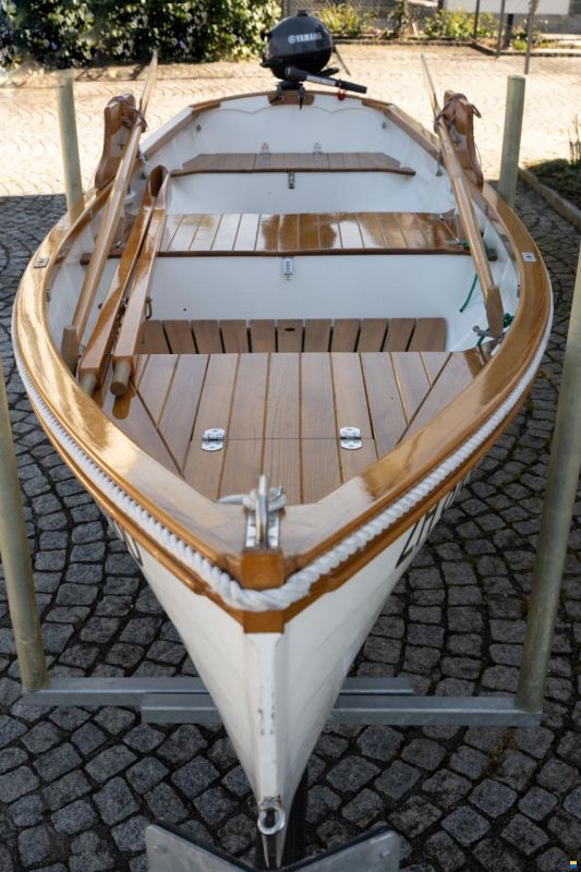 Bootbau Buchli Ruderboot mit Aussenbordmotor