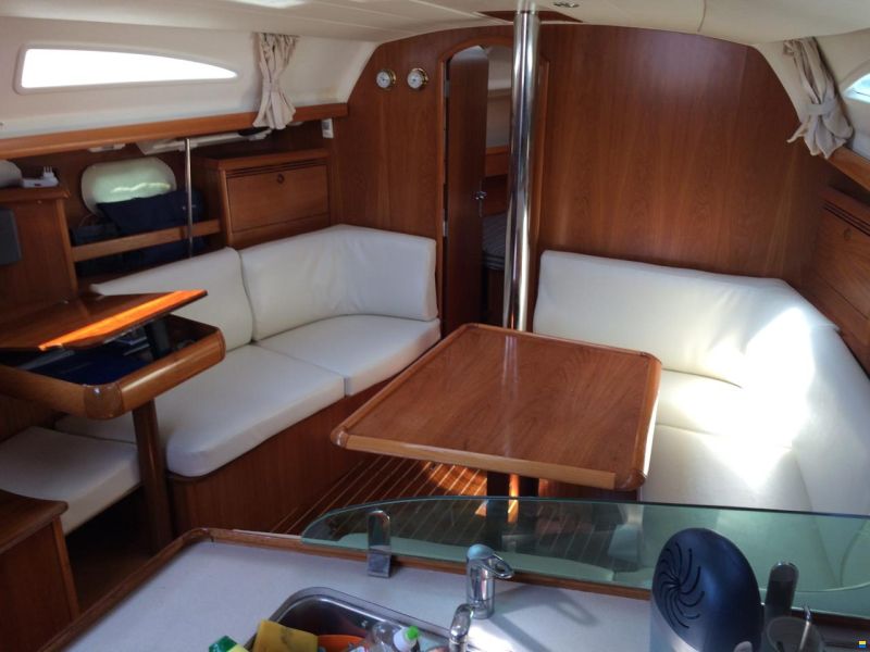 Jeanneau Sun Odyssey 37 Legend