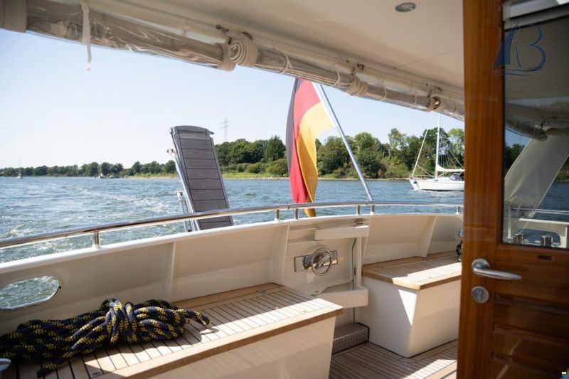 Privateer Trawler 50