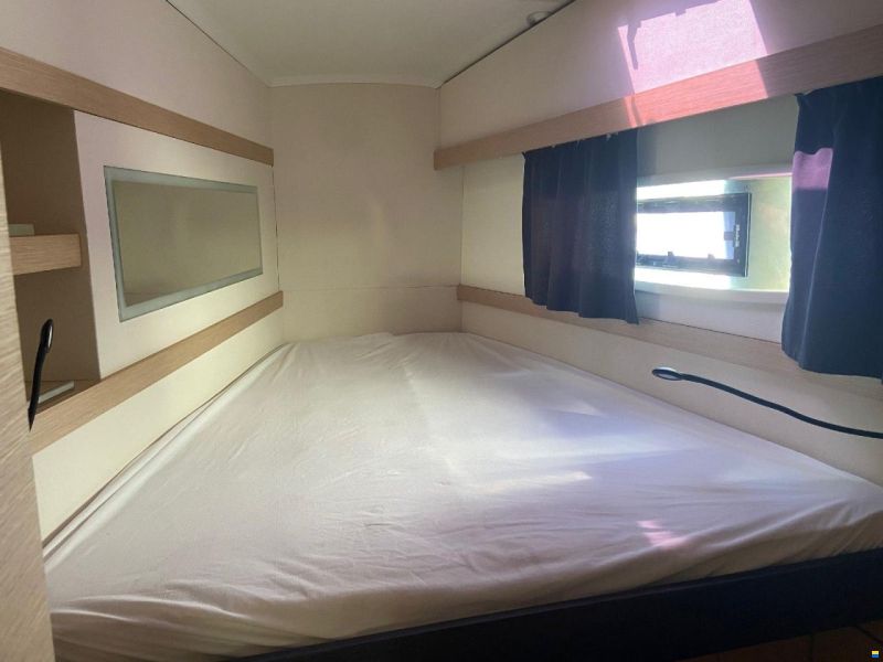 Fountaine Pajot Lucia 40