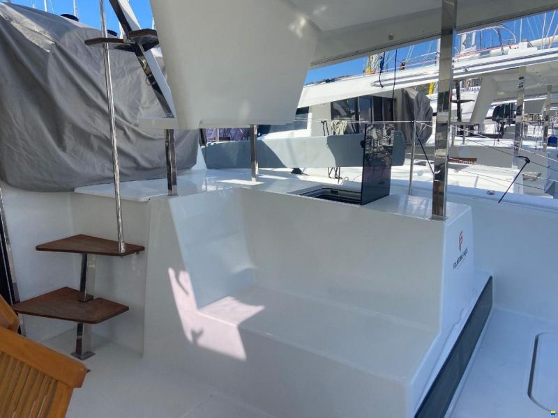 Fountaine Pajot Lucia 40