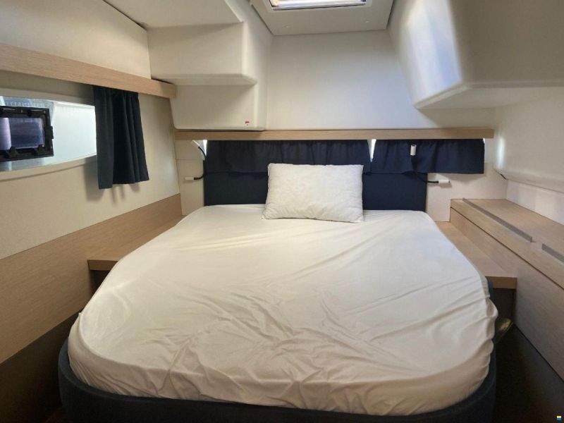 Fountaine Pajot Lucia 40