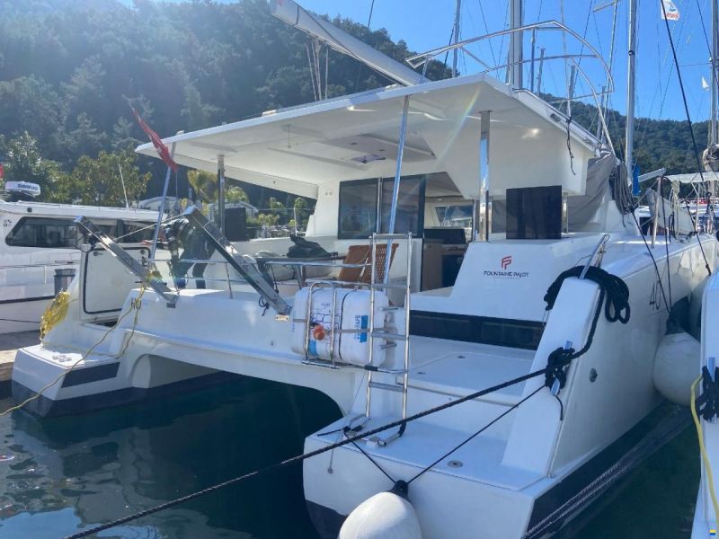 Fountaine Pajot Lucia 40