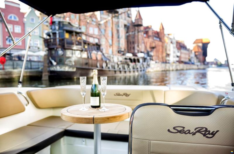 Sea Ray 210 SPX