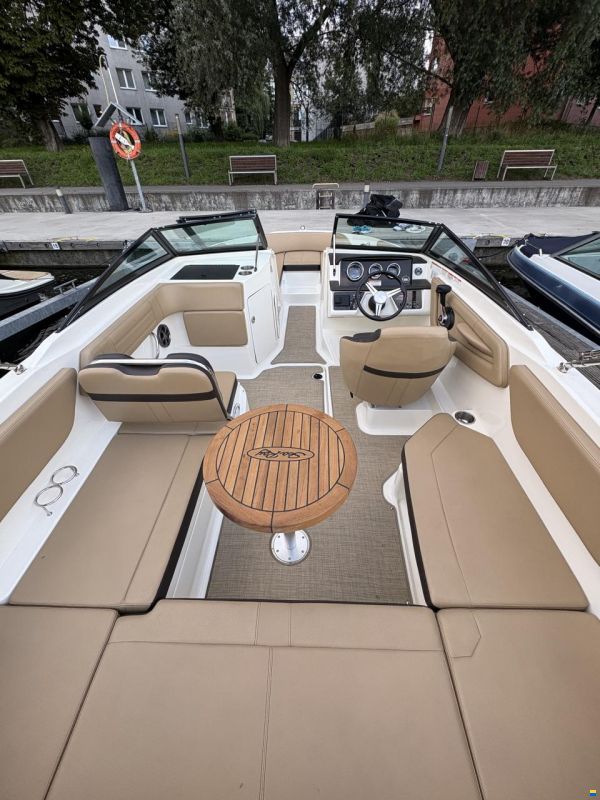 Sea Ray 210 SPX