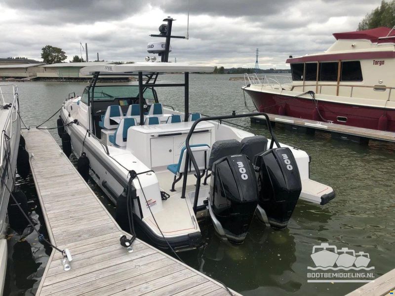 Axopar 37 SUN TOP, BRABUS LINE