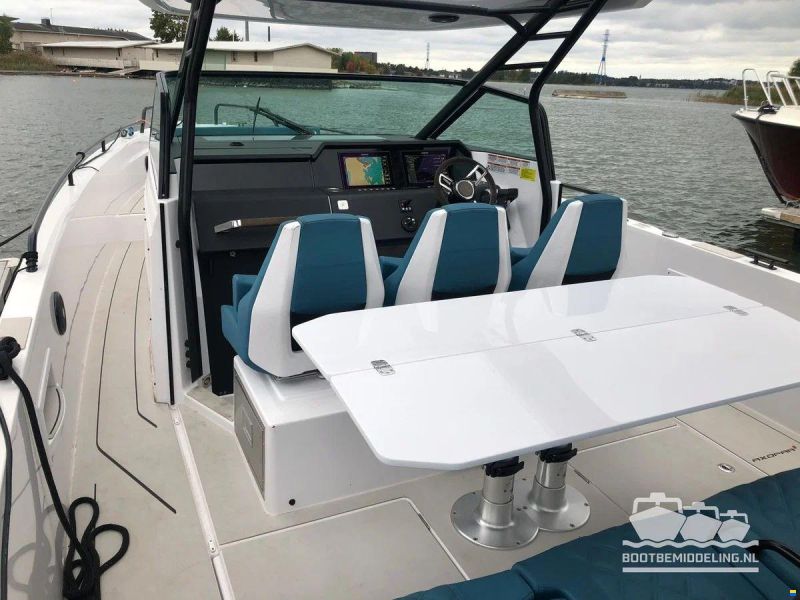 Axopar 37 SUN TOP, BRABUS LINE