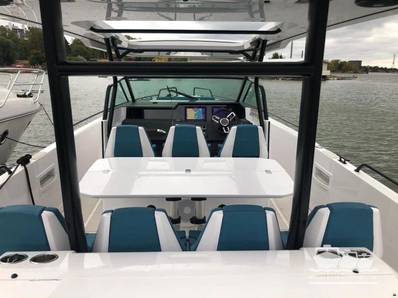 Axopar 37 SUN TOP, BRABUS LINE