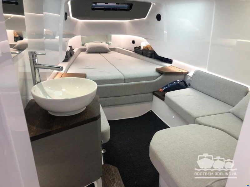 Axopar 37 SUN TOP, BRABUS LINE
