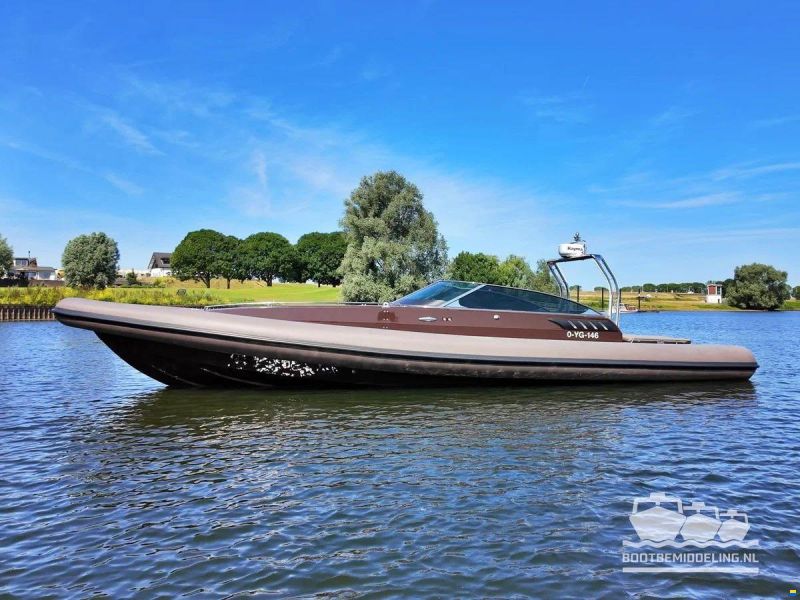 Arctic Blue 35 Cabin