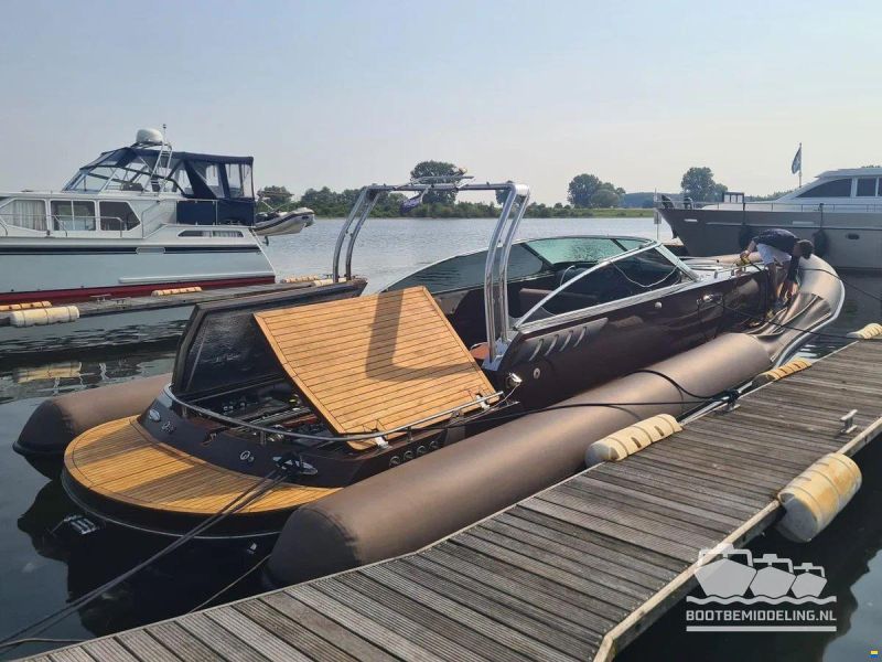 Arctic Blue 35 Cabin