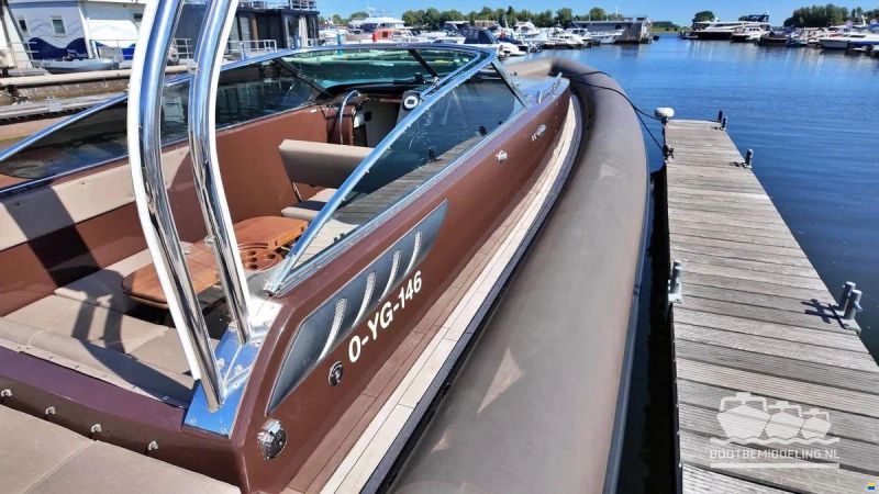 Arctic Blue 35 Cabin