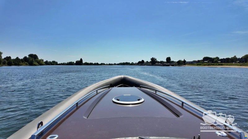 Arctic Blue 35 Cabin