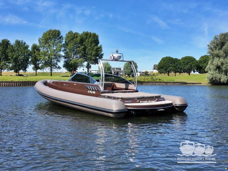 Arctic Blue 35 Cabin