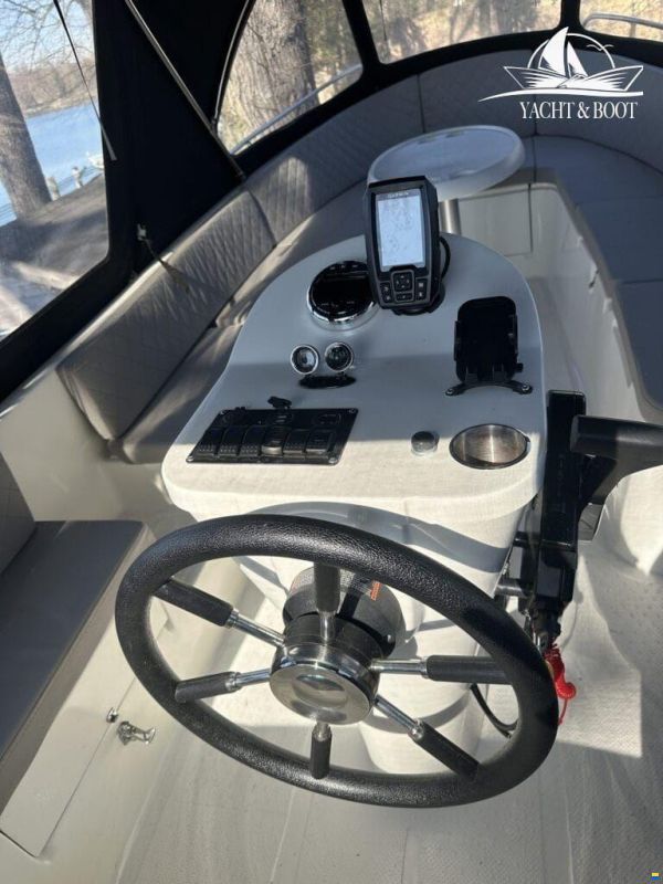 RioMar Boats 515