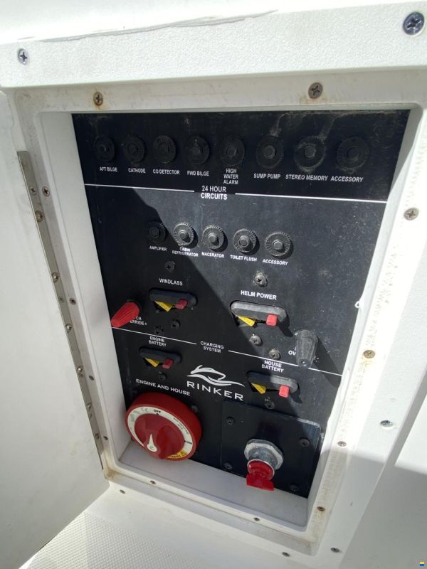 Rinker 260